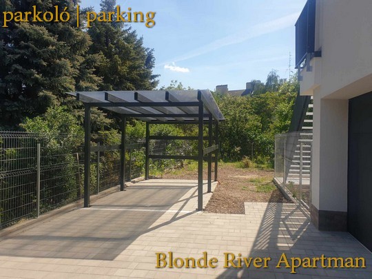 Blonde River Kálvária Apartment - Parking