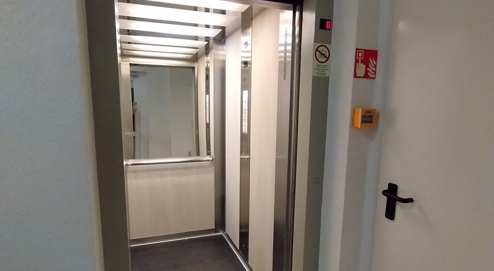 Elevator Elevator